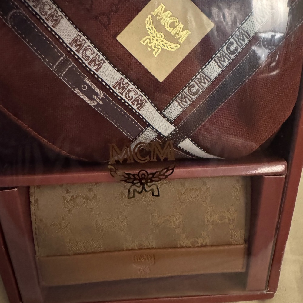 🆕MCM vintage scarf & Card Holder Set - Picture 8 of 8